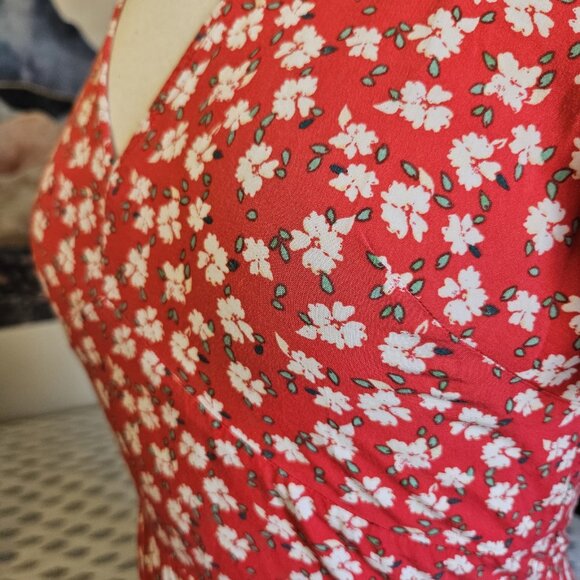 GAP Red Floral Mini Dress Women’s Size 2 Short Sleeve V-Neck Fit & Flare - Picture 11 of 16